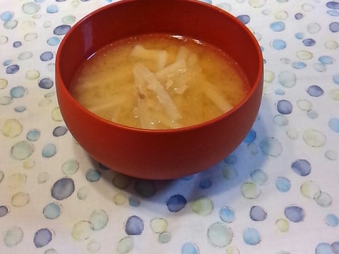 ツナを味噌汁に 意外と美味 大根とツナの味噌汁 レシピ 作り方 By えみどん 楽天レシピ ツナを味噌汁に 意外と美味 大根とツナの味噌汁 レシピ 作り方 By えみどん 楽天レシピ